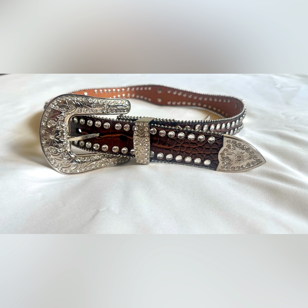 Blazin Roxx Scalloped Rhinestone Cross Croc Belt